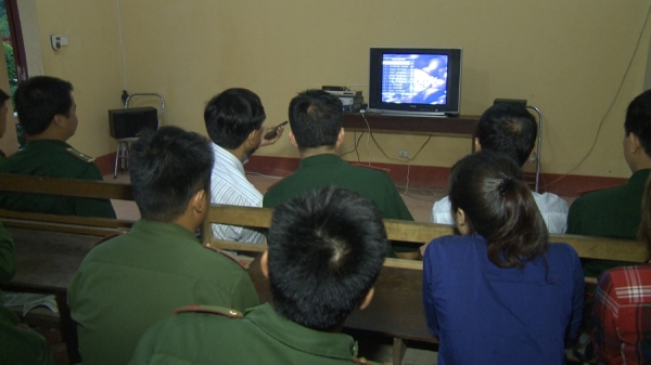 Bộ Đội biên phòng xem truyền hình AVG